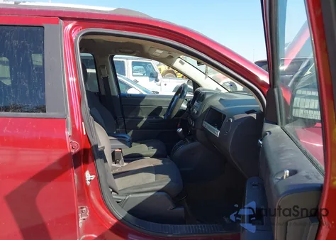 2016 Jeep Compass Sport z USA, uszkodzony, nr VIN 1C4NJCBA8GD688391